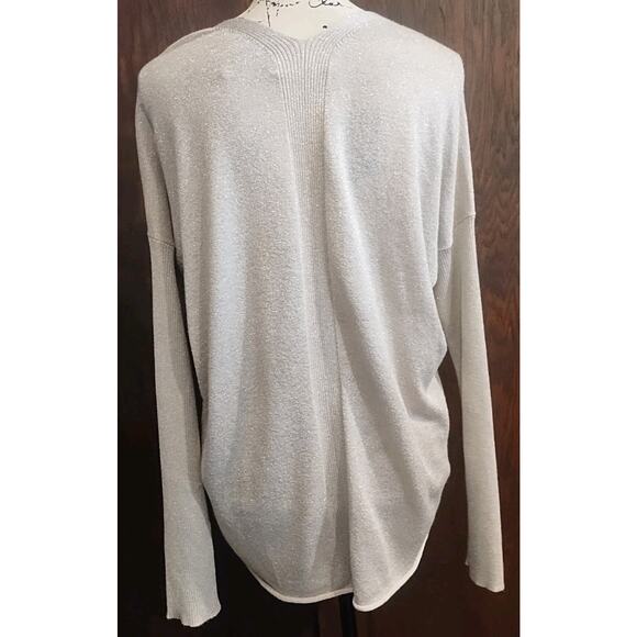 Graham Spencer Silver Lightweight tunic V-Neck sweater metallic Art Deco Holiday - Picture 6 of 8